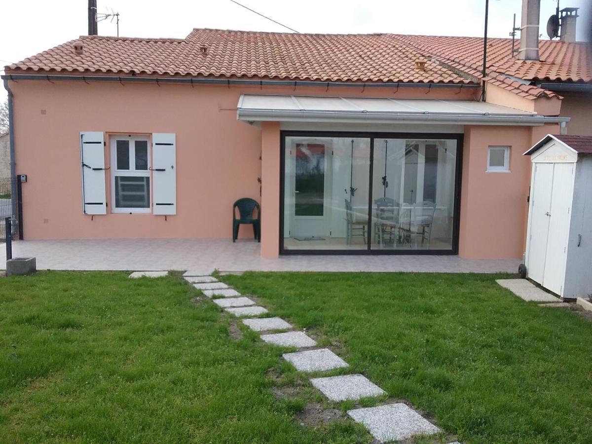 "Les Hirondelles" Villa Jau-Dignac-et-Loirac Buitenkant foto